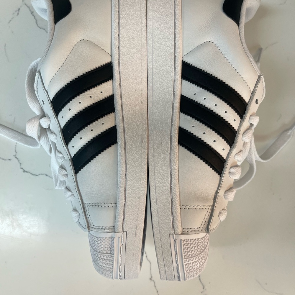 Adidas White and Black Superstar 2 - Picture 2 of 4